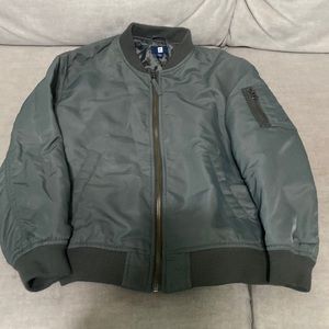 Used uniqlo kids bomber jacket. Size 7-8